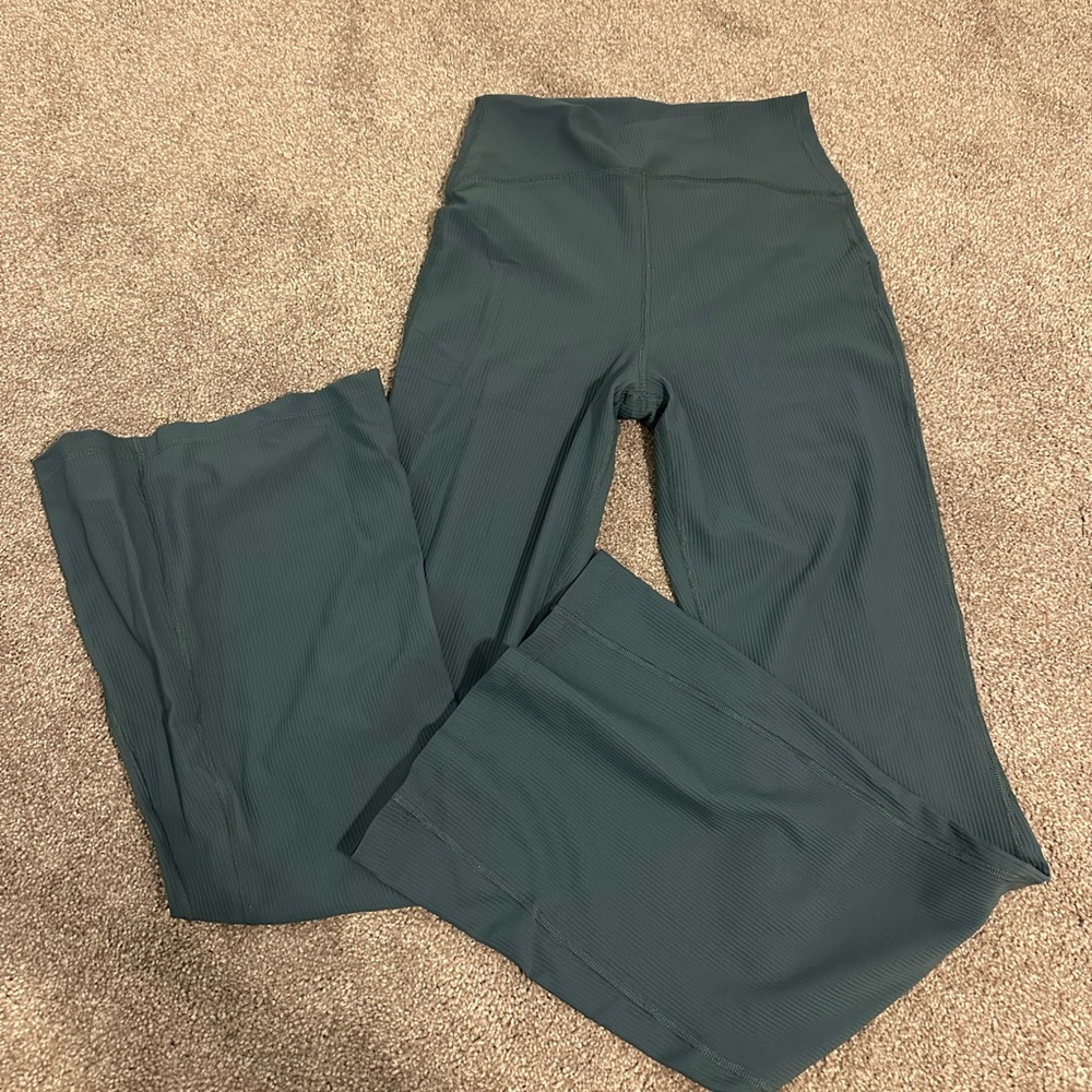 Old Navy Active Super-Flare Pants in Dark Green